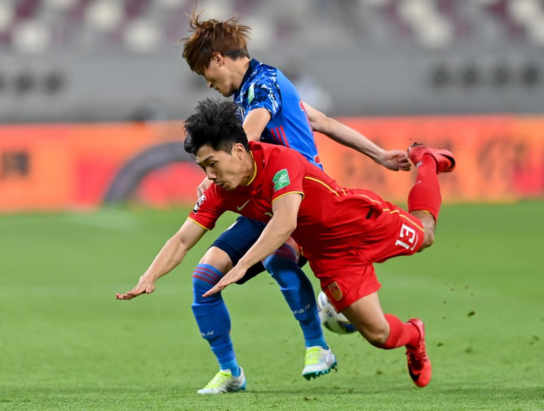 中国足球对日本足球